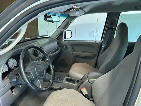 Used 2004 Jeep Liberty Sport w/ PWR Convenience Group image 12