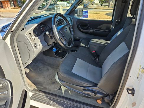 Used 2011 Ford Ranger XLT image 7