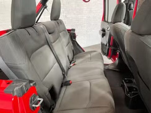 Used 2018 Jeep Wrangler Unlimited Sport S AWD/4WD image 15