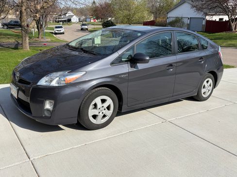 Used 2011 Toyota Prius Two FWD image 2