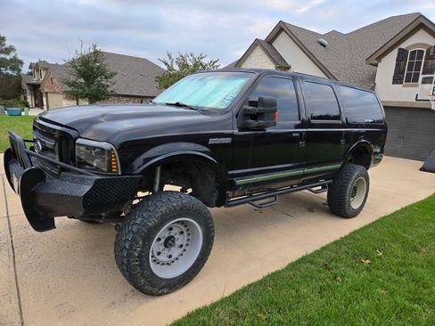 Used 2004 Ford Excursion Limited image 4