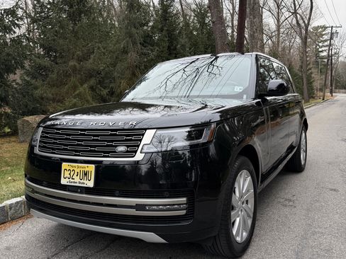 Used 2024 Land Rover Range Rover Long Wheelbase SE image 5