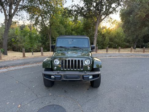 Used 2016 Jeep Wrangler Unlimited Sahara image 10