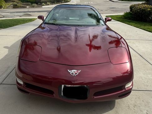 Used 2003 Chevrolet Corvette Coupe w/ Preferred Equipment Group image 2