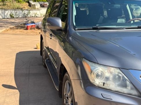 Used 2013 Lexus LX 570 4WD w/ Luxury Pkg image 14