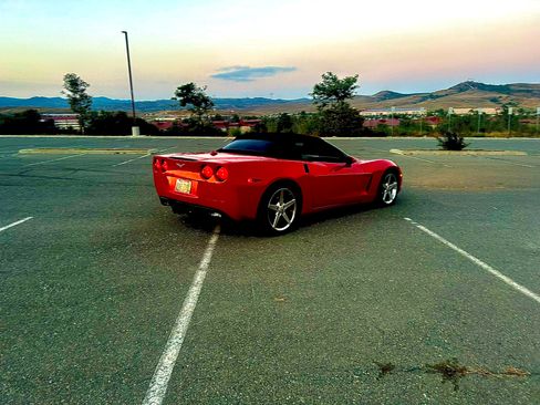 Used 2005 Chevrolet Corvette Convertible w/ Preferred Equipment Group image 1