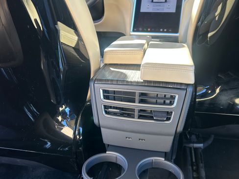 Used 2016 Tesla Model X 90D image 25