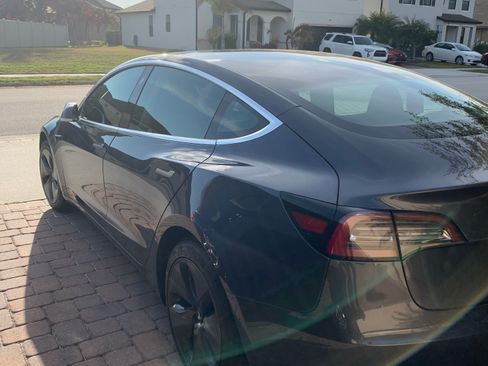 Used 2020 Tesla Model 3 Standard Range Plus image 2