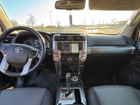 Used 2020 Toyota 4Runner SR5 Premium image 8