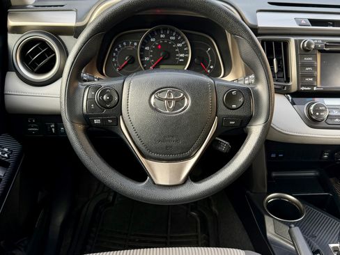 Used 2015 Toyota RAV4 XLE AWD/4WD image 10