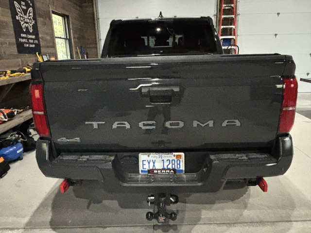 Used 2025 Toyota Tacoma TRD Off-Road w/ TRD Off Road Upgrade Package AWD/4WD image 5