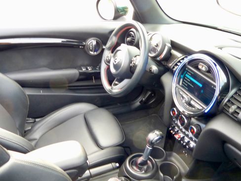 Used 2019 MINI Cooper S image 27