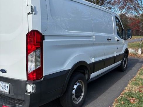 Used 2019 Ford Transit 250 130 Low Roof image 5