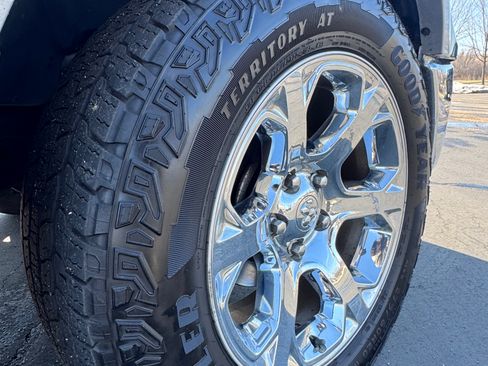 Used 2017 RAM 1500 Laramie w/ Convenience Group image 10