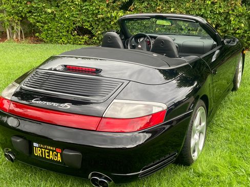 Used 2004 Porsche 911 Carrera 4S image 2