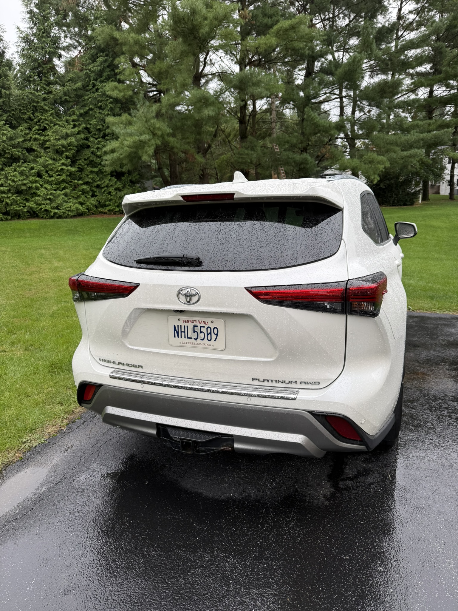 Used 2021 Toyota Highlander Platinum AWD/4WD image 2