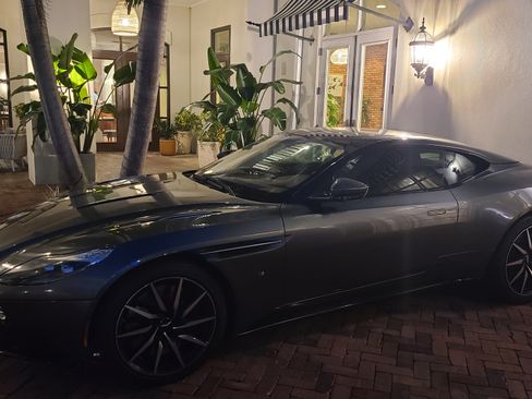 Used 2017 Aston Martin DB11 V12 image 9