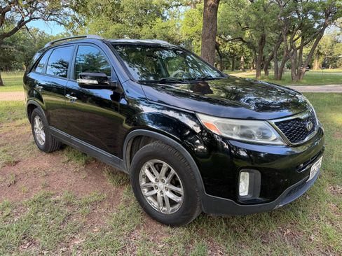 Used 2015 Kia Sorento LX FWD image 1