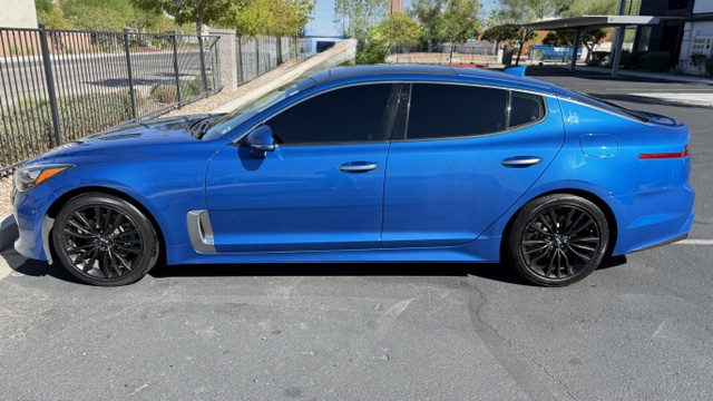 Used 2018 Kia Stinger Premium RWD image 2