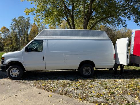 Used 2012 Ford E-350 and Econoline 350 Extended Super Duty w/ Commercial Cargo Van Pkg image 6