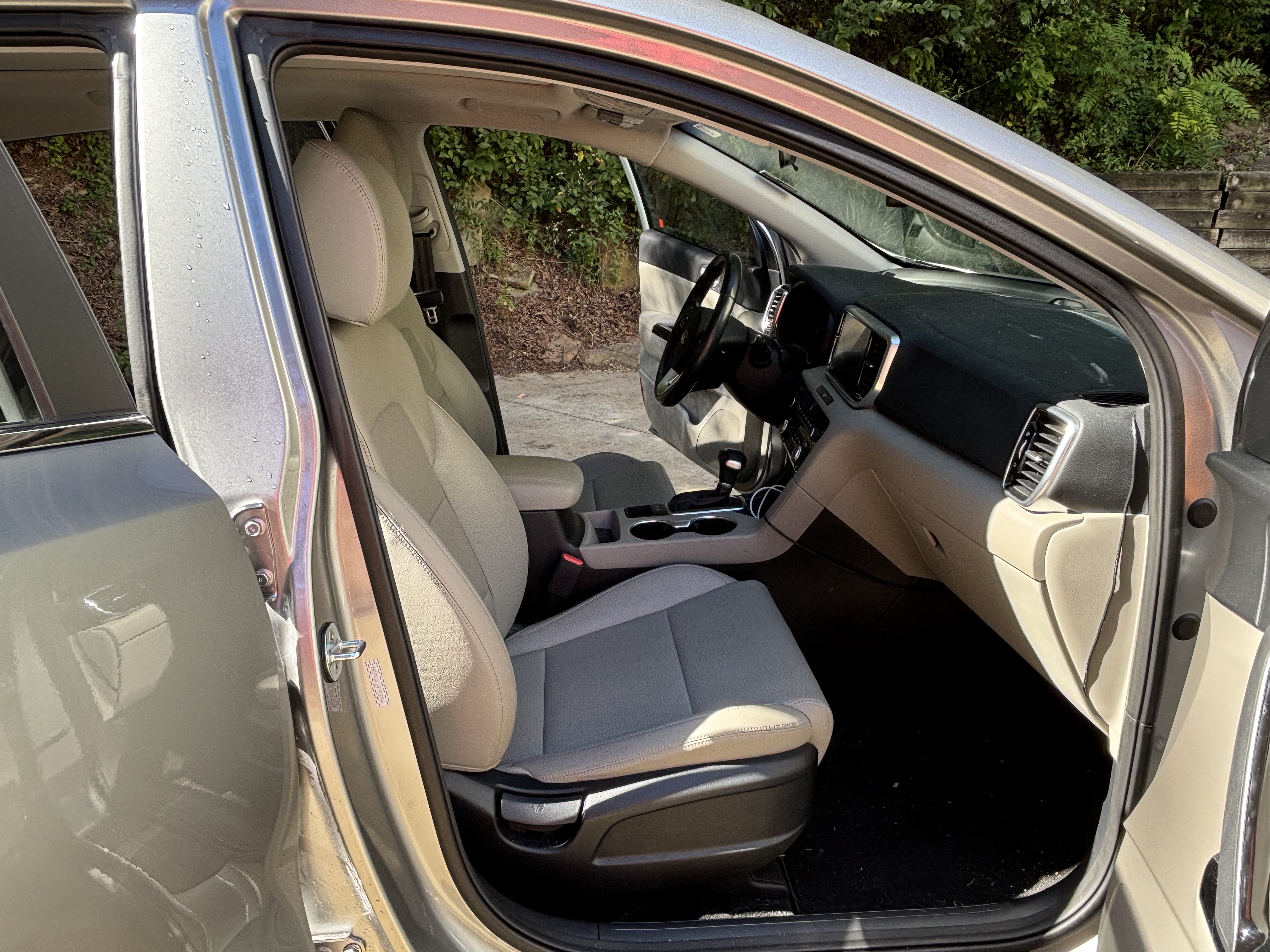Used 2022 Kia Sportage EX FWD image 11