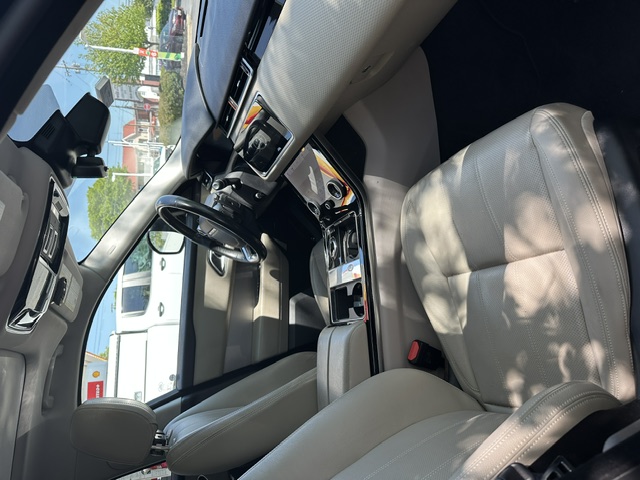 Used 2018 Land Rover Range Rover Velar S AWD/4WD image 10