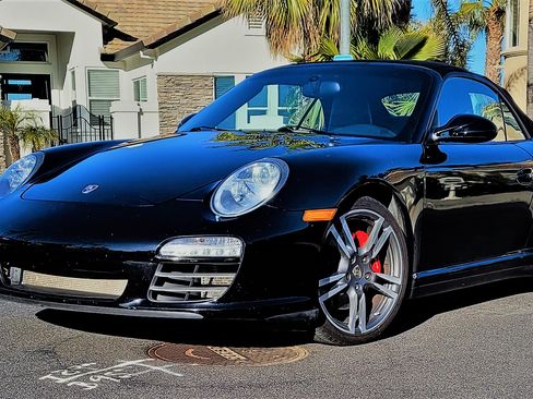 Used 2011 Porsche 911 Carrera 4S image 1