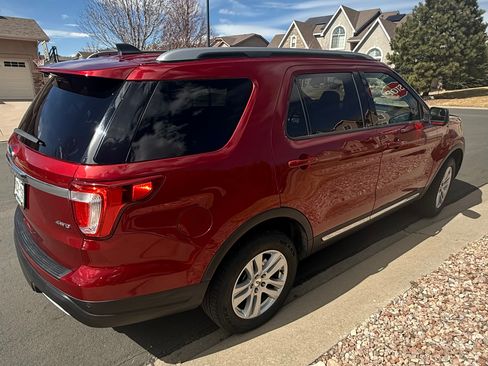 Used 2019 Ford Explorer XLT w/ Class III Trailer Tow Package image 6