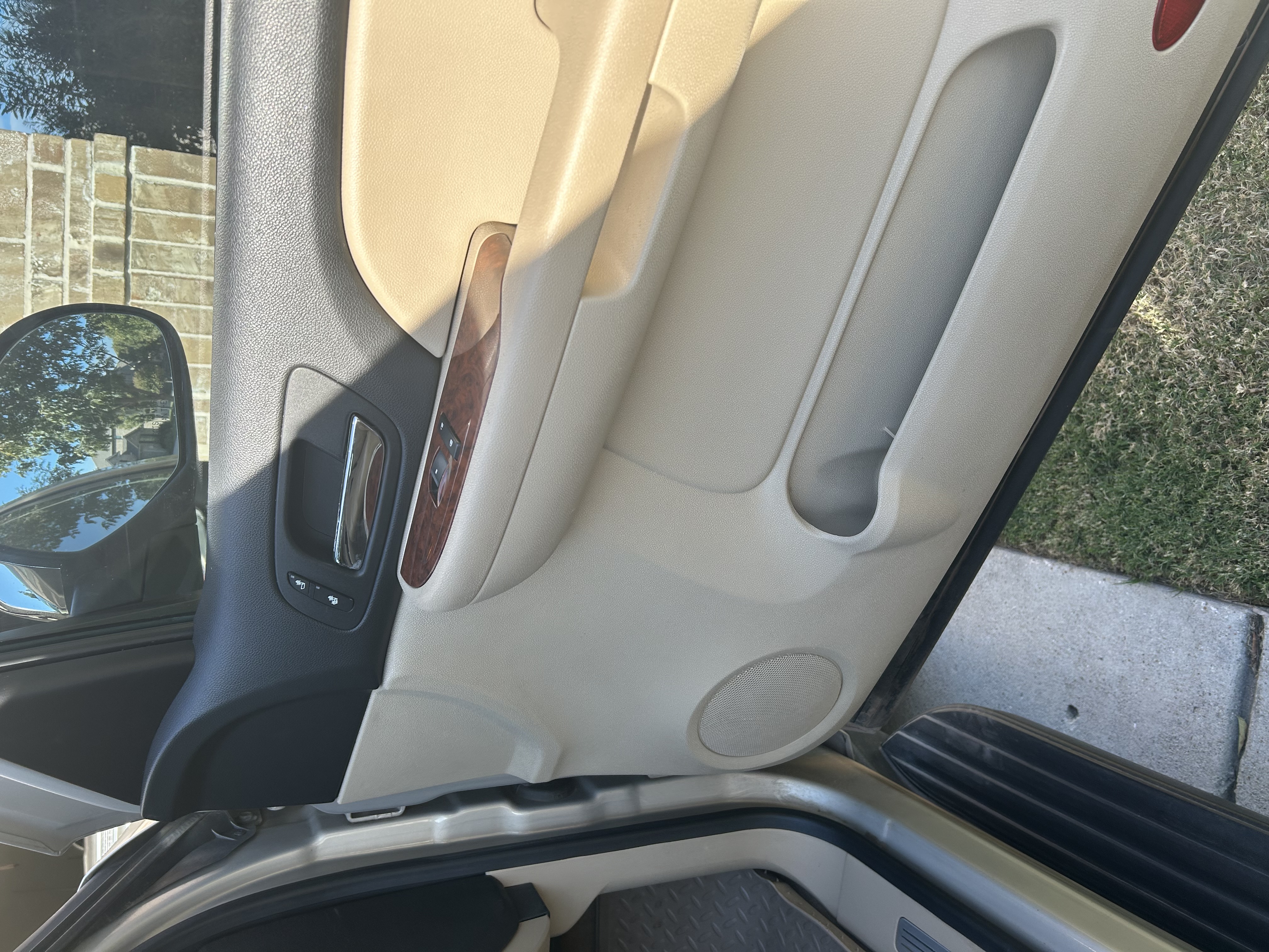 Used 2008 Chevrolet Avalanche LTZ w/ LTZ Preferred Equipment Group RWD image 17