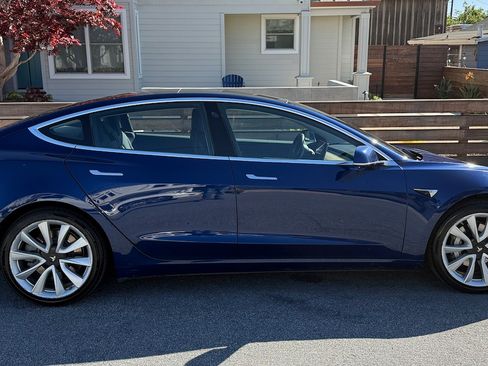 Used 2018 Tesla Model 3 Long Range image 8