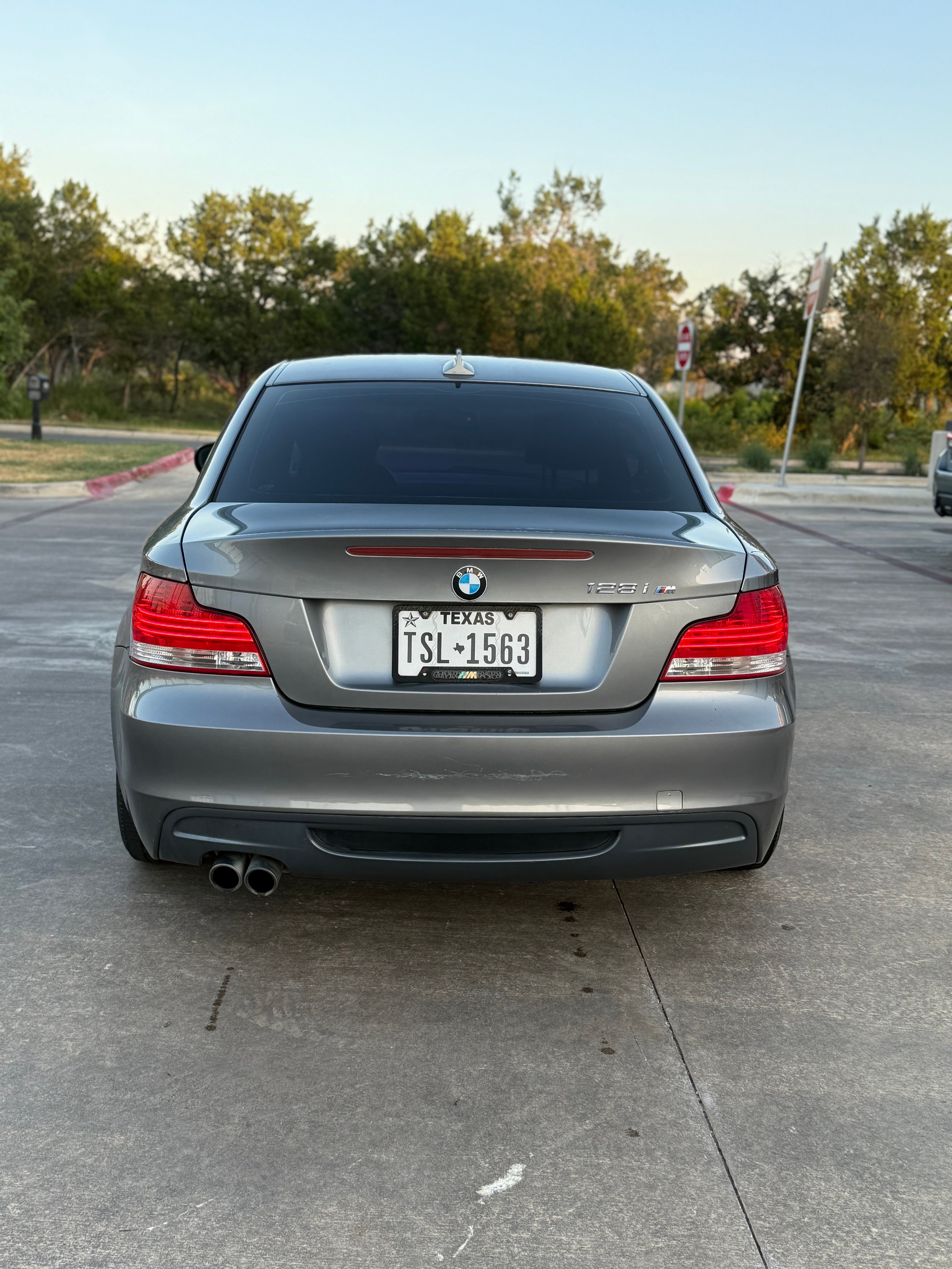 Used 2011 BMW 128i Coupe RWD image 5
