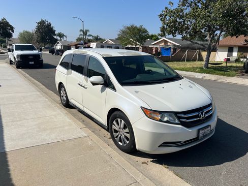 Used 2014 Honda Odyssey EX image 1