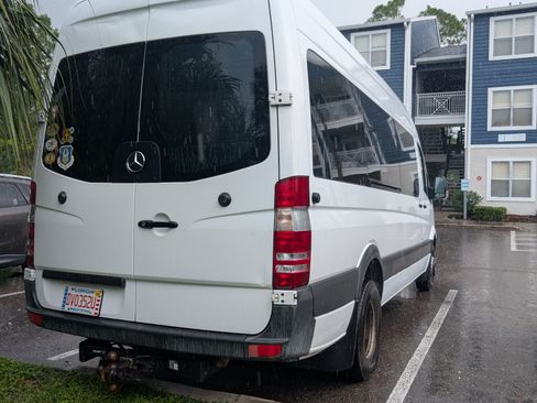 Used 2014 Mercedes-Benz Sprinter 3500 image 6