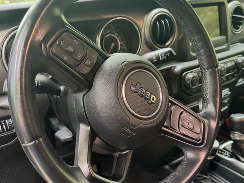 Used 2019 Jeep Wrangler Sport AWD/4WD image 12