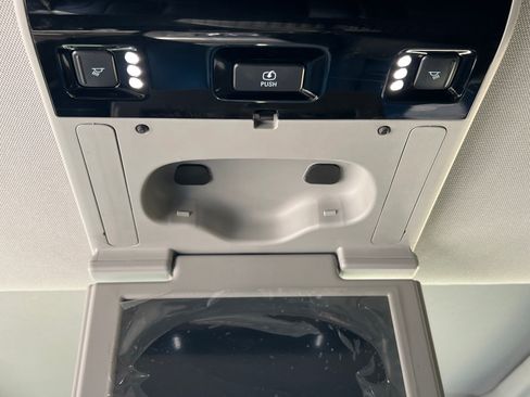 Used 2017 GMC Yukon Denali w/ Open Road Package image 27