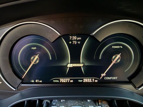 Used 2019 BMW 530e w/ Luxury Package RWD image 6