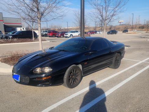 Used 2000 Chevrolet Camaro Z28 w/ SS Performance/Appearance Pkg image 16