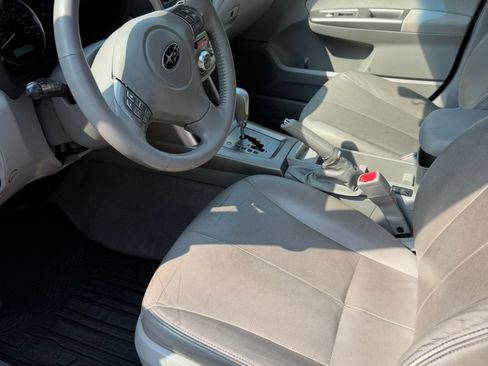 Used 2010 Subaru Forester 2.5X Limited AWD/4WD image 6