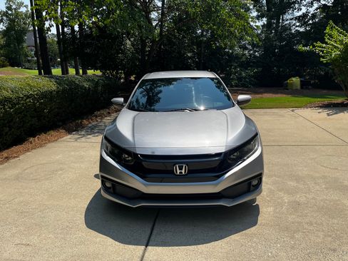 Used 2019 Honda Civic Sport image 2
