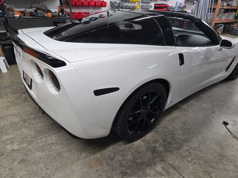 Used 2007 Chevrolet Corvette Coupe RWD image 10