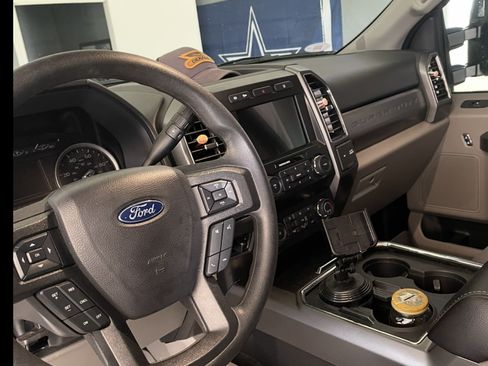 Used 2020 Ford F250 XLT w/ XLT Premium Package image 14