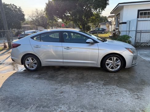 Used 2019 Hyundai Elantra SEL w/ Cargo Package image 5