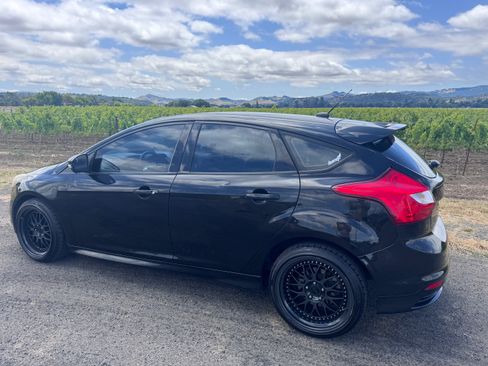 Used 2013 Ford Focus ST FWD image 16