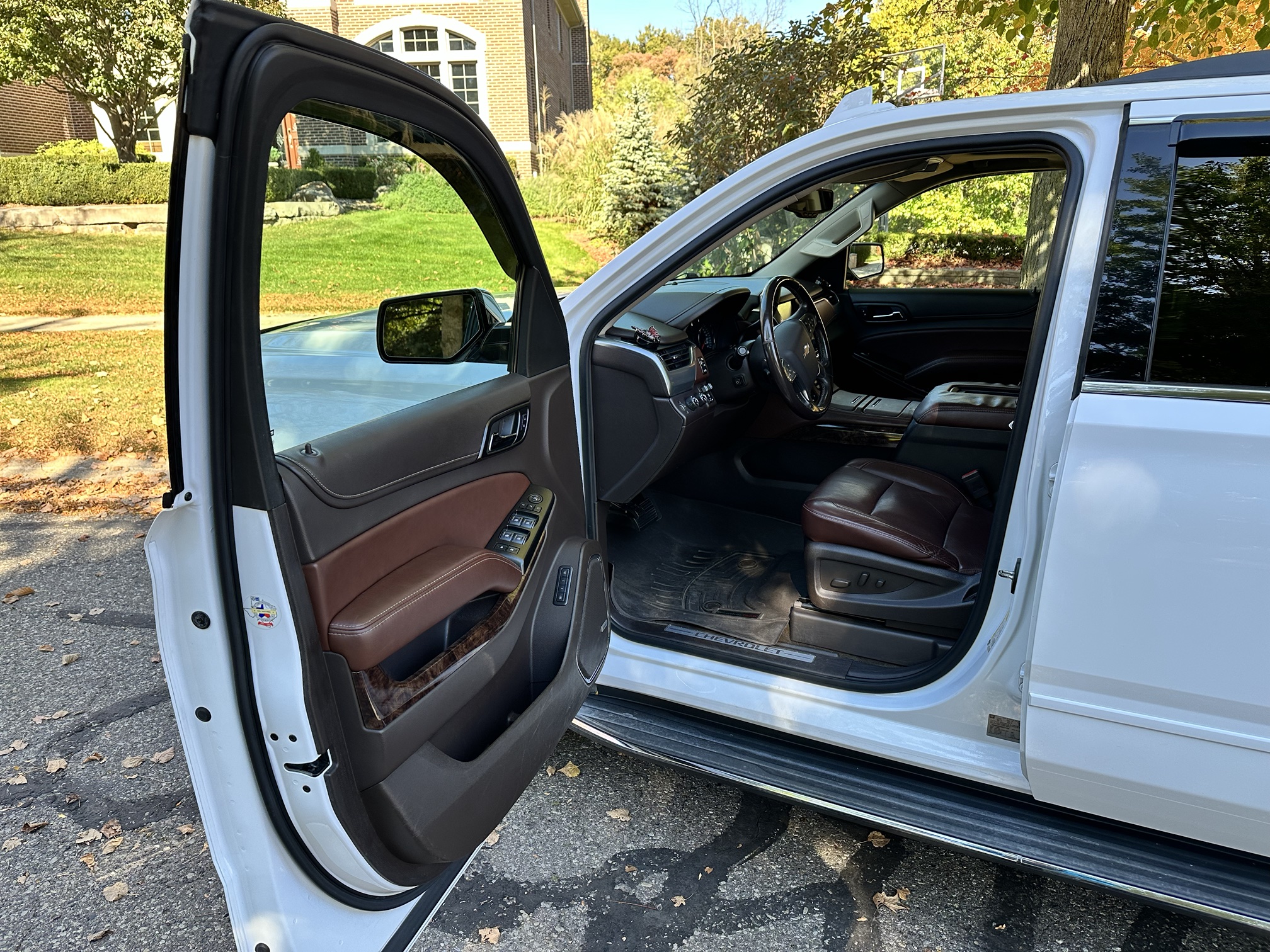 Used 2016 Chevrolet Suburban LTZ AWD/4WD image 8