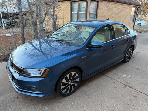 Used 2016 Volkswagen Jetta SEL Premium image 2