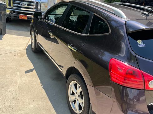 Used 2011 Nissan Rogue SV w/ Premium Pkg image 15