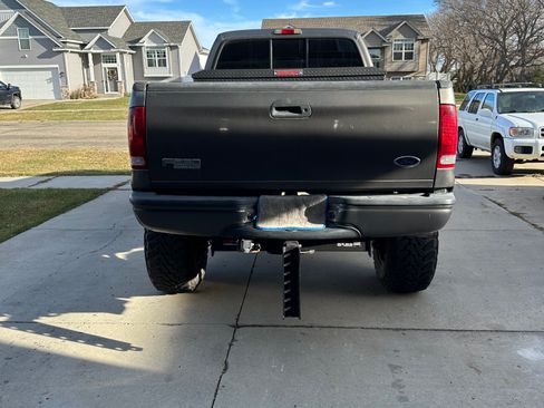 Used 2003 Ford F250 XLT image 4