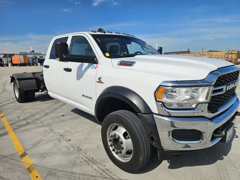 Used 2020 RAM 5500 Tradesman w/ Chrome Appearance Group image 1