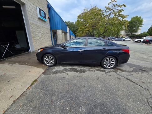 Used 2011 Hyundai Sonata Limited w/ Navigation Pkg 5 image 4