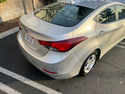 Used 2015 Hyundai Elantra SE image 22